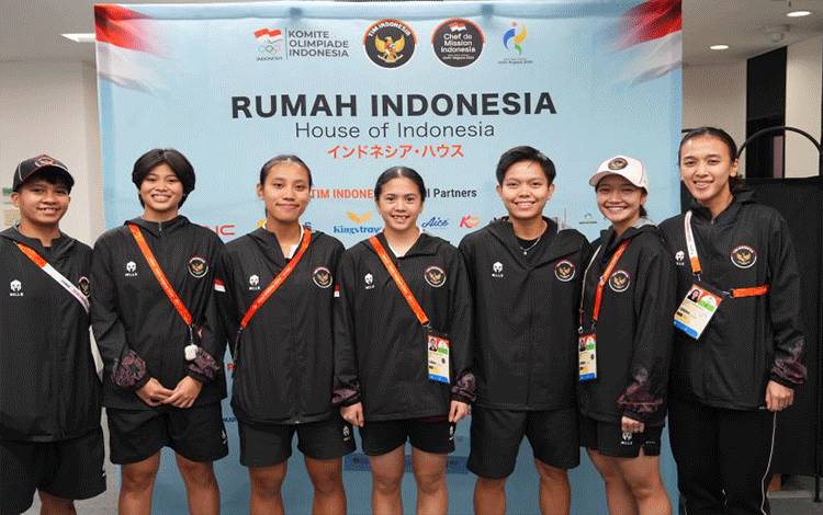 Tim Bulu Tangkis Putri Manjakan Lidah di Rumah Indonesia