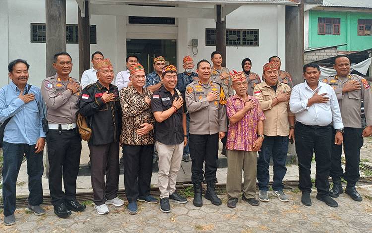 Polres Kotim Perkuat Sinergi dengan Dewan Adat Dayak untuk Cegah Karhutla
