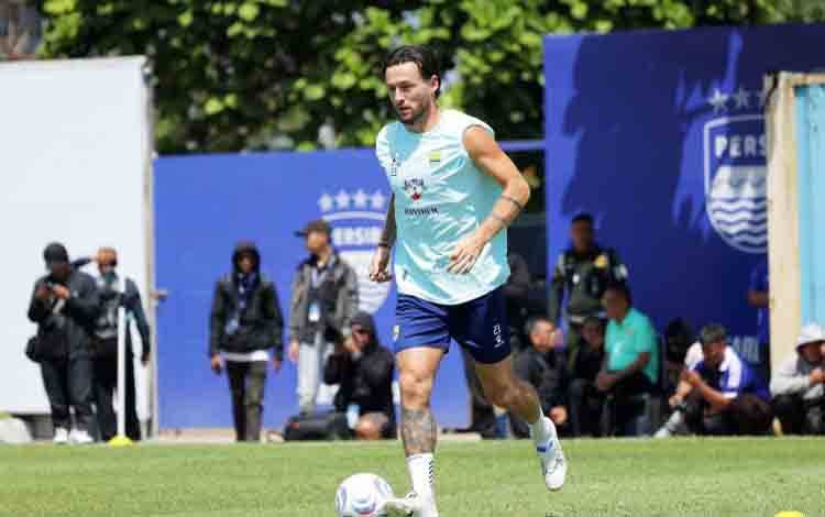 Marc Klok Bersyukur Persib Petik Tiga Poin atas Persijap