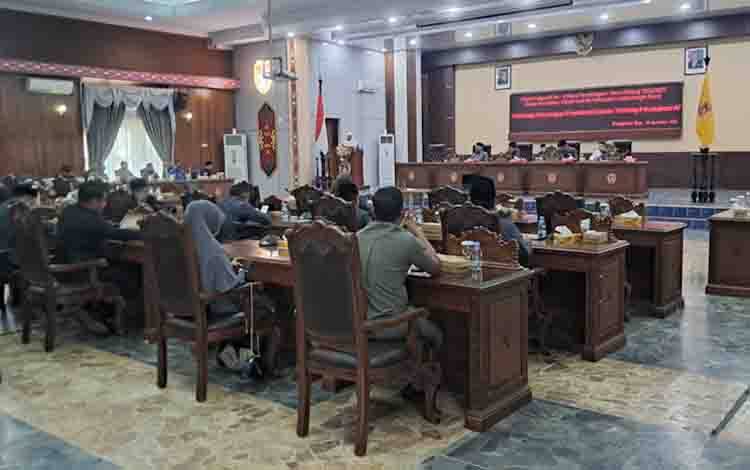 Lima Fraksi DPRD Kobar Sepakat Ranperda Perubahan APBD 2026 Jadi Perda