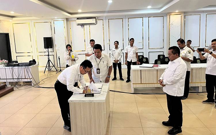 Kantor Pertanahan Kapuas dan Pemkab Teken Nota Kesepakatan Sinergi Pertanahan dan Keuangan Daerah