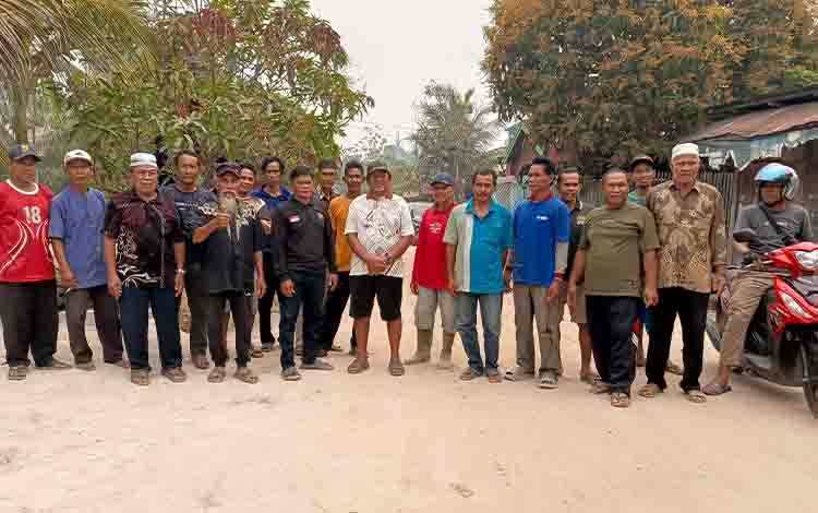 Polemik Penyiraman Jalan Samuda Belum Temui Titik Terang