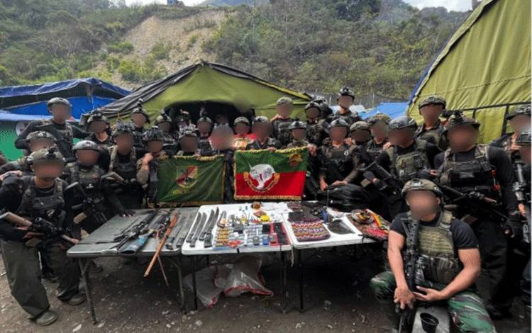 Koops TNI Habema Amankan Senpi dan Peralatan Milik KKB Intan Jaya