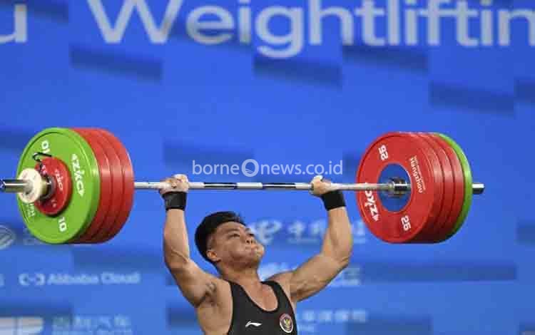 Rahmat Erwin Raih Emas Angkat Besi Kelas 75 kg Asian Games 2026