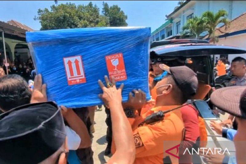 Dua Pekan Hilang, Korban KM Virgo Taruno Hidayat Dimakamkan di Madiun