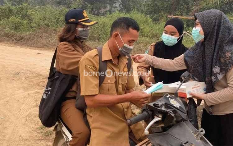 Kabut Asap Masih Terjadi, Ribuan Masker Dibagikan melalui Puskesmas di Seruyan