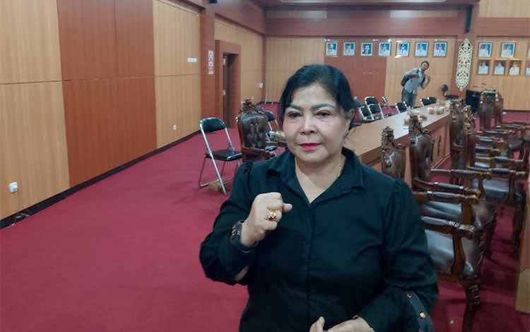 Nenie Soroti soal Kehadiran Kepala Dinas Saat Paripurna DPRD Palangka Raya