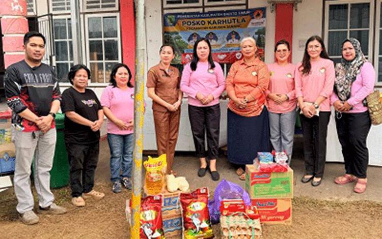 DWP Barito Timur Perkuat Dukungan untuk Petugas Karhutla dengan Salurkan Bahan Makanan