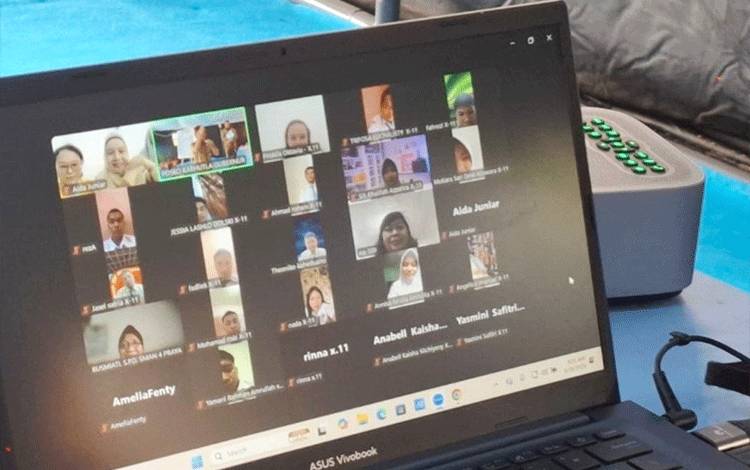 Di Tengah Karhutla, Gubernur Kalteng Minta Murid Tetap Semangat Belajar