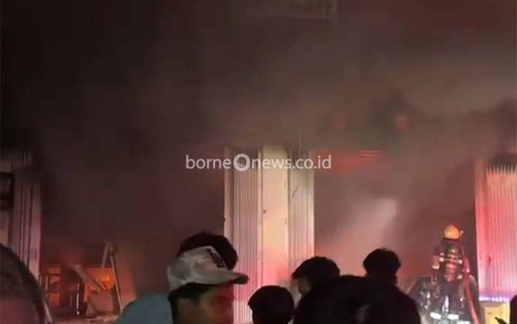 Alfamart di Jalan Ahmad Yani Km 13 Gambut Terbakar, Diduga Ada Unsur Kesengajaan