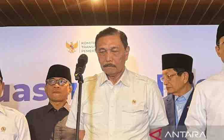 Luhut: Pemerintah Ubah Skema Bansos-subsidi dari Barang Jadi "Cash"