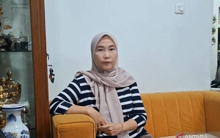 Juli (45), ibu dari dua anak perempuan berinisial KI (9) dan CI (8) yang menjadi korban penculikan dan perampasan di kawasan Tegal Alur, Kalideres, Jakarta Barat, rupanya berawal saat kedua korban berangkat les ke rumah tante mereka pada Rabu (30/9/2026) sore. ANTARA/Risky Syukur
