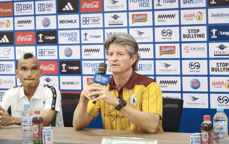 Pieter Huistra Sebut Pemain PSS Sleman Fokus pada Penguatan Fisik
