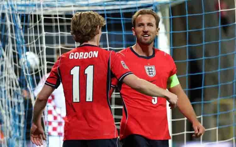 Harry Kane dan Anthony Gordon bermain saat timnas Inggris hancurkan Kroasia 7-0 dalam pertandingan UEFA Nations League 2026/27 di Reika, Kroasia pada Sabtu (3/10/2026). UEFA.com