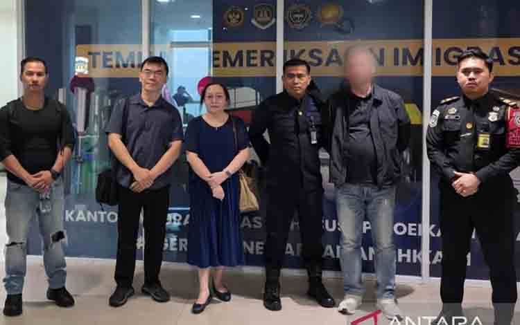 WNA China Ditolak Masuk Indonesia Diduga Curi Barang di pesawat