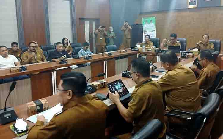 Bupati Barito Utara Minta Percepat Pelebaran Jalan Dalam Kota Muara Teweh