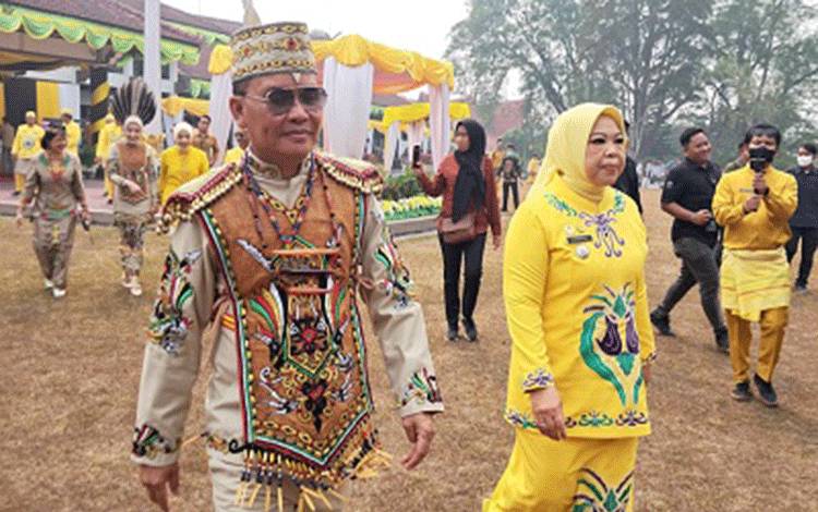 Upacara HUT 67 Kobar Digelar Dalam Kondisi Kabut Asap