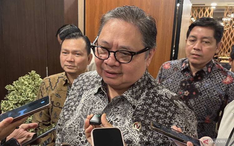 Soal Jam Kerja, Airlangga: Ikut Regulasi Perlindungan Tenaga Kerja
