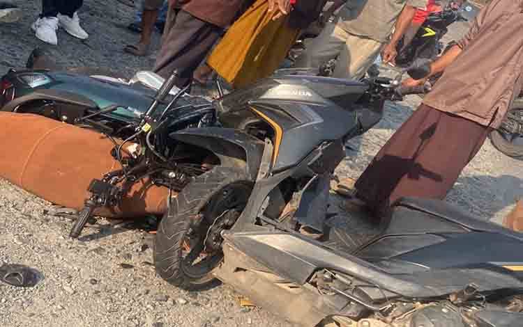 Lakalantas Libatkan 1 Mobil dan 2 Motor di Jalan A Yani Martapura, 4 Orang Terluka