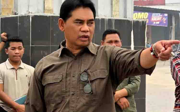 Bupati Barito Utara Instruksikan Pengibaran Bendera Setengah Tiang Hormati Jasa H Nadalsyah