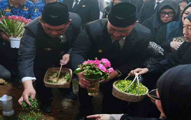 Wagub Edy Pratowo Panjatkan Doa untuk Nadalsyah