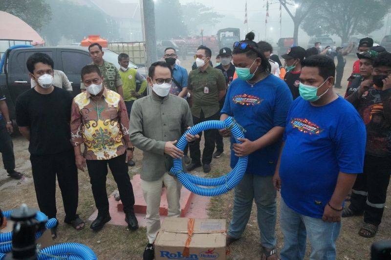 Karhutla Masih Tinggi, Relawan Palangka Raya Dapat 10 Mesin Pompa