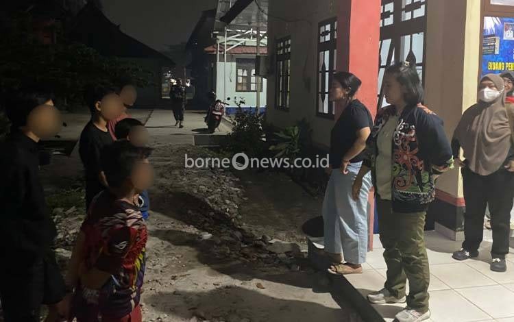 Satpol PP Kotim Amankan 5 Remaja Mabuk Miras dan Lem Foxdi di Stadion 29 November Sampit