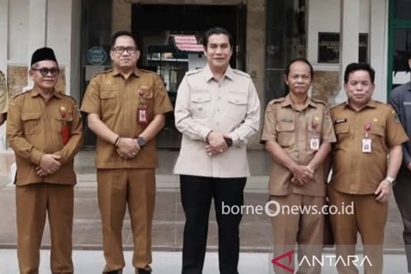 MPWN Kalteng periksa protokol notaris di Murung Raya, Jumat (30/10/2026). ANTARA/Kanwil Kemenkum Kalteng.