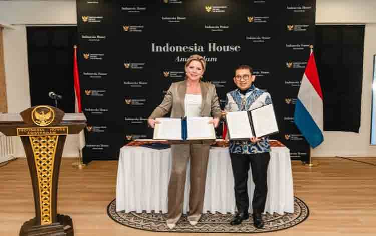 Menbud Pulangkan 30.190 Koleksi dan 20 Benda Budaya dari Belanda