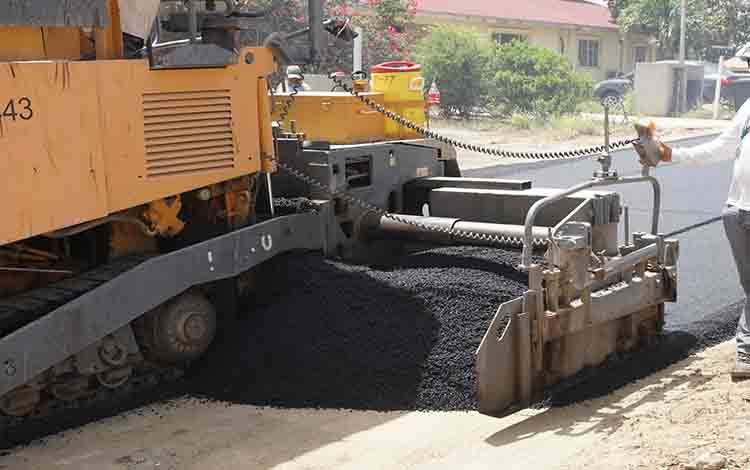 Gubernur Minta Kendaraan Muatan di Atas 20 Ton Jangan Melintas di Jalan Sampit-Samuda