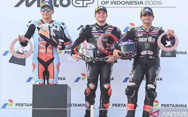 Media Italia Soroti Erick Serahkan Trofi ke Bezzecchi Perkuat Citra RI