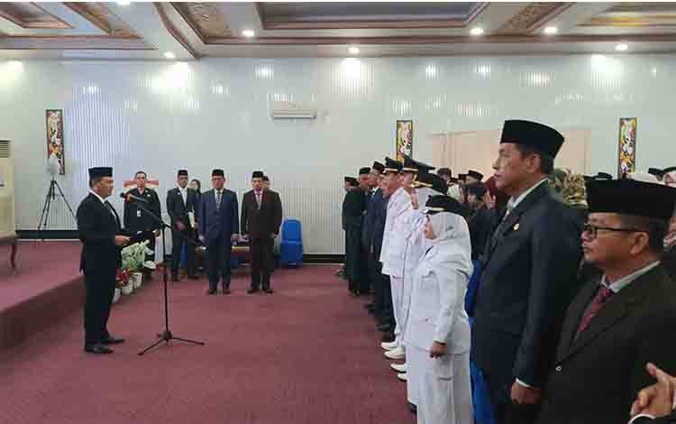 Lantik 106 Pejabat, Bupati Seruyan Tekankan Pelayanan Masyarakat