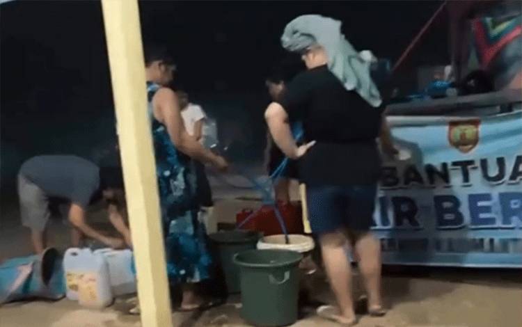 Pemprov Kalteng Salurkan 7,8 Juta Liter Air Bersih untuk Warga