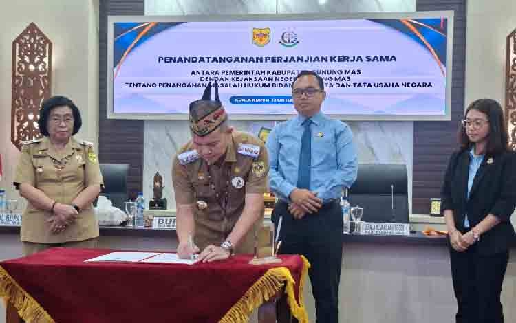 Bupati Gunung Mas dan Kajari TTD Perjanjian Kerja Sama Terkait Hal Ini