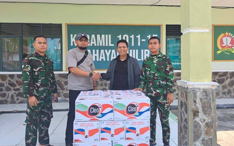 PLN Nusantara Power UP Pulang Pisau Peduli Karhutla, Salurkan Bantuan Air Mineral ke Koramil 1011-15/Kahayan Hilir