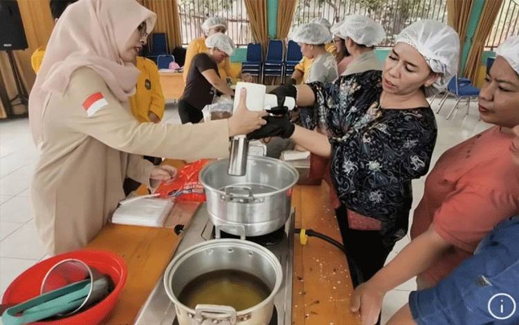 UPR Bantu Warga Tingkatkan Nilai Produk Pangan dari Singkong