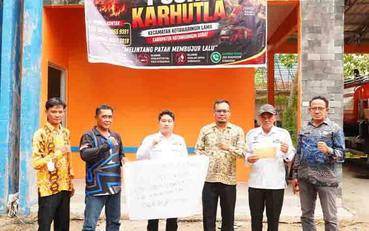 Dukung Penanganan Karhutla, Gabungan Kades di Kotawaringin Lama Salurkan Donasi Pembelian BBM