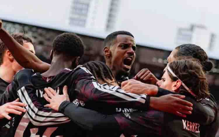Liverpool Menang 2-1 atas Brentford