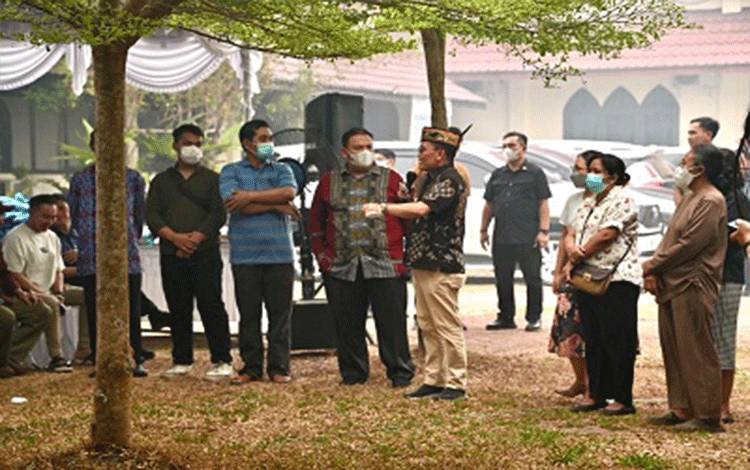 Tekan Dampak Karhutla, Pemprov Kalteng Bagikan Masker KN95 dan Multivitamin