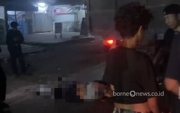 Diduga Tabrak Belakang Truk di Jalan Ahmad Yani Banjarmasin, Pemotor Dilarikan ke RS