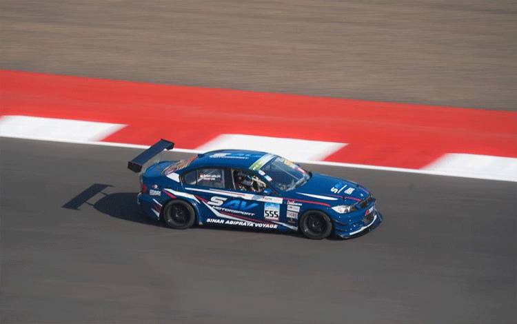 Tim SAV Motor Sport saat tampil dalam Mandalika Festival of Speed yang berlangsung d Sirkuit Mandalika, Minggu (18/10/2026). ANTARA/HO-SAV Motor Sport