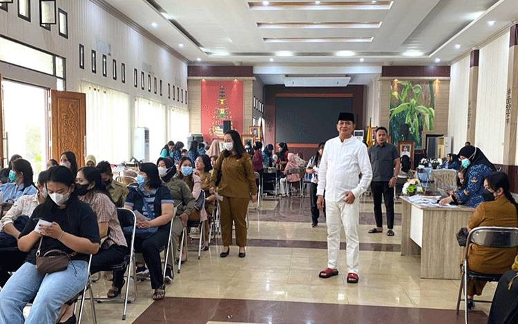 Bupati Bartim Minta ASN Tuntaskan Vaksinasi HPV Dosis Ketiga untuk Cegah Kanker Serviks