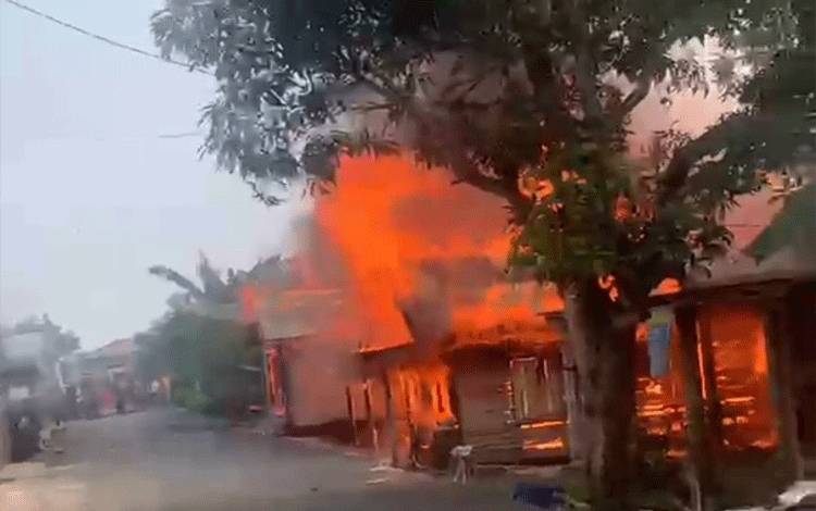 4 Buah Rumah Ludes Terbakar di Haur Gading HSU