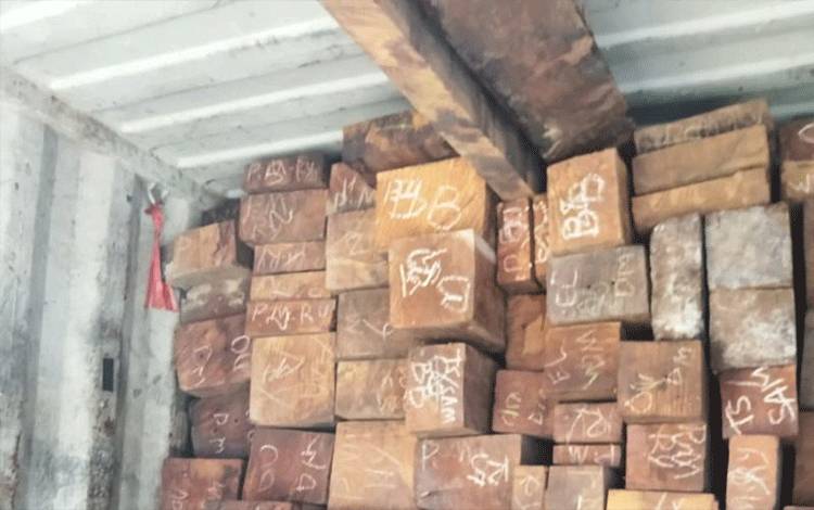 Aksi Penyelundupan Kayu hasil Pembalakan Liar di Gagalkan TNI AL