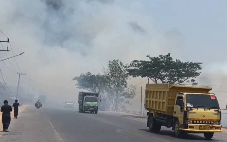 Karhutla Hebat Kepung Jalan Pintas Sambangan Tanah Laut