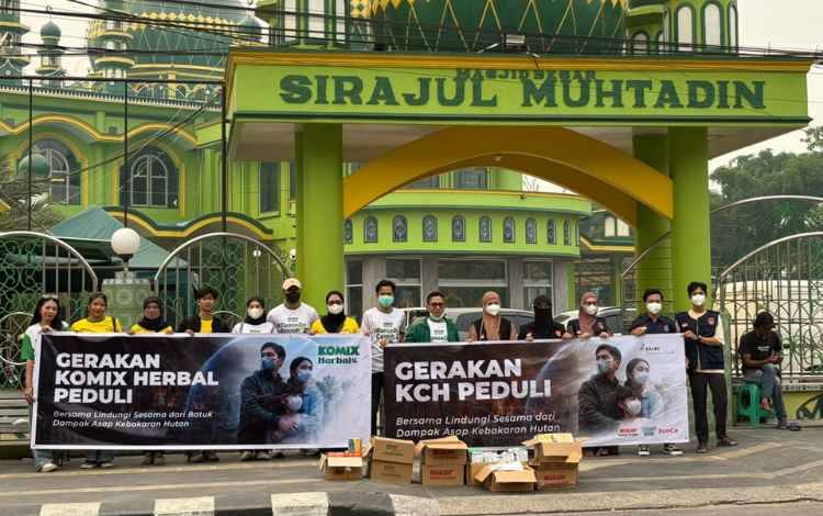 Kalbe Consumer Health dan Kobar Berbagi Bagikan Ribuan Masker dan Vitamin di Pangkalan Bun