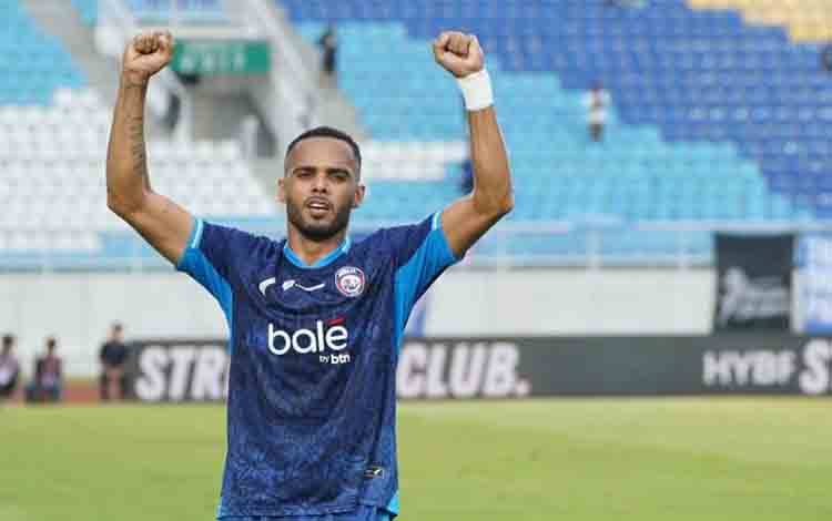 Arema FC Libas Dewa United 4 Gol Tanpa Balas