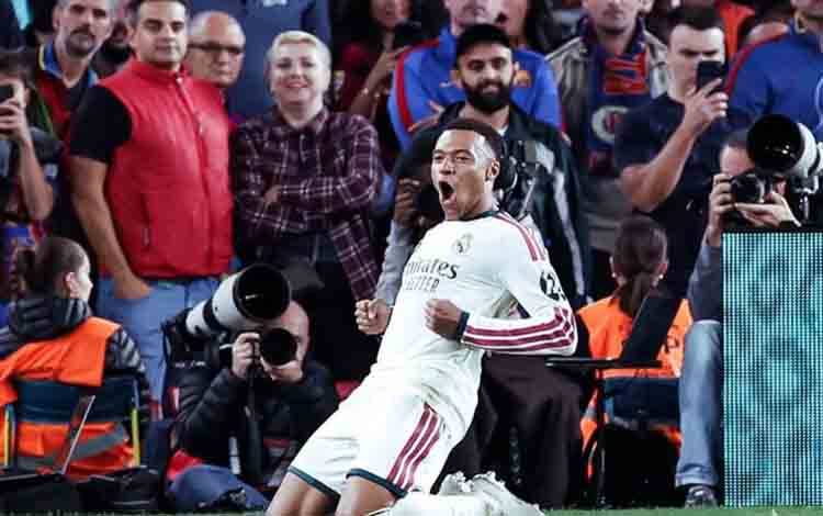 2 Gol Kylian Mbappe Menangkan Real Madrid 2-1 atas Barcelona