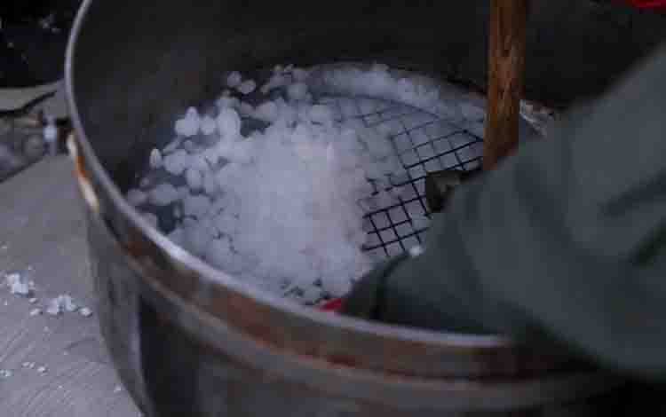 Upaya Kendalikan Cuaca Kalteng, 7 Sortie OMC Tabur 4,5 Ton Dry Ice dan 2 Ton NaCl