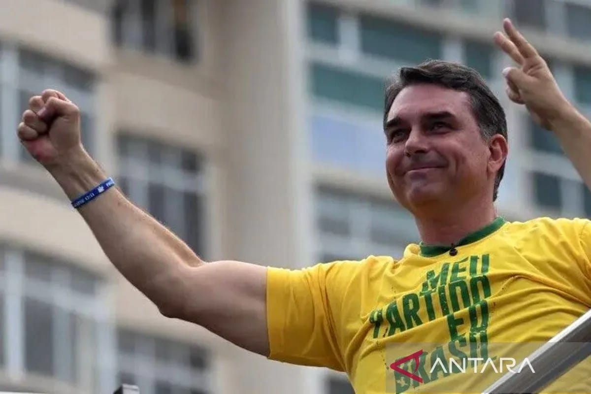 Flavio Bolsonaro Dilaporkan Menuju AS Usai Kalah dalam Pilpres Brasil